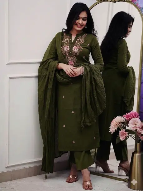 ROOP AYU Women Cotton Blend Kurta Pant Dupatta Set